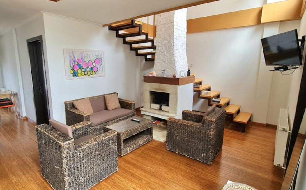 Duplex Apartment In The City Center Tbilisi Exteriör bild